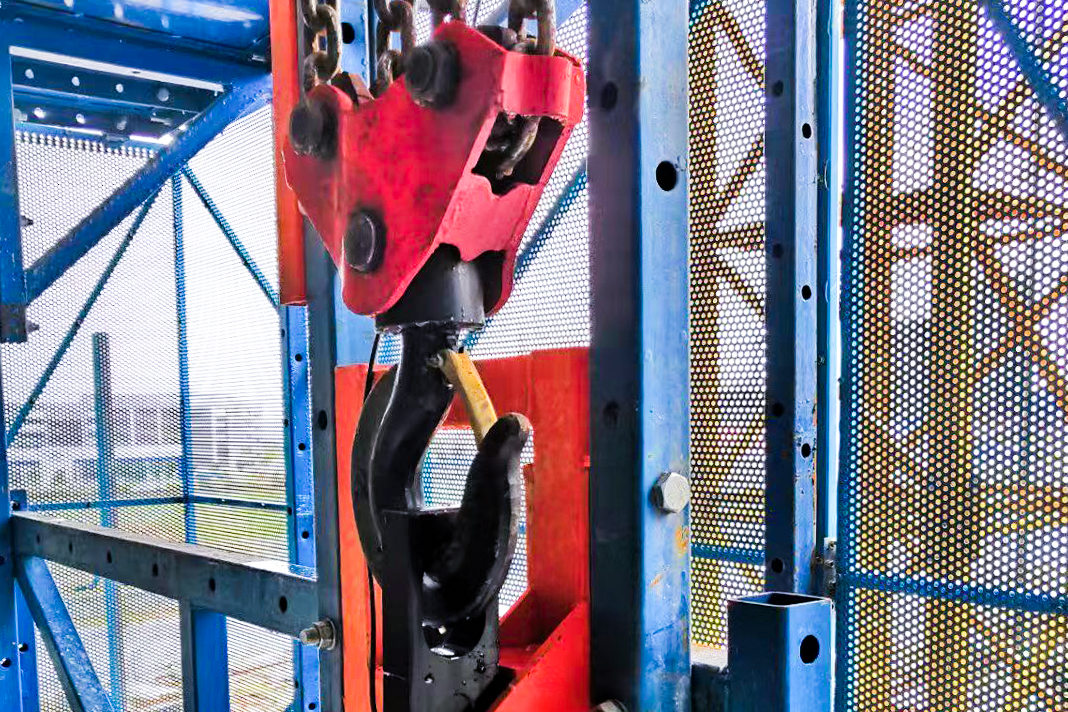Automatic Climbing Via Chain Block And Electrical Hoist
